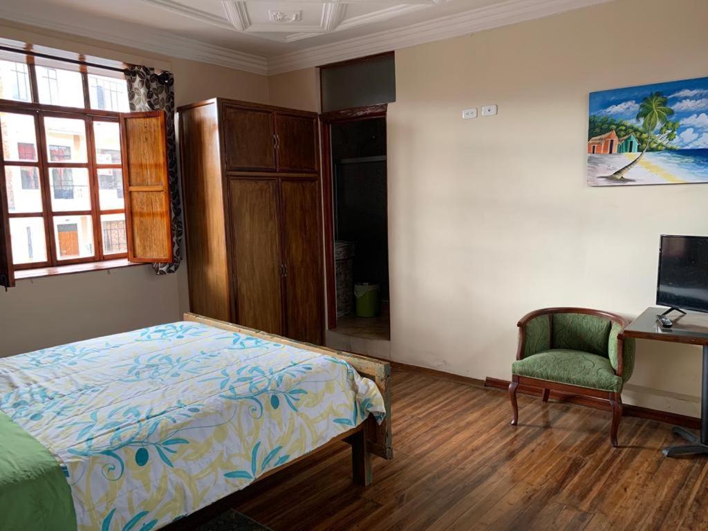 Hostel Santa Canela Cuenca Esterno foto