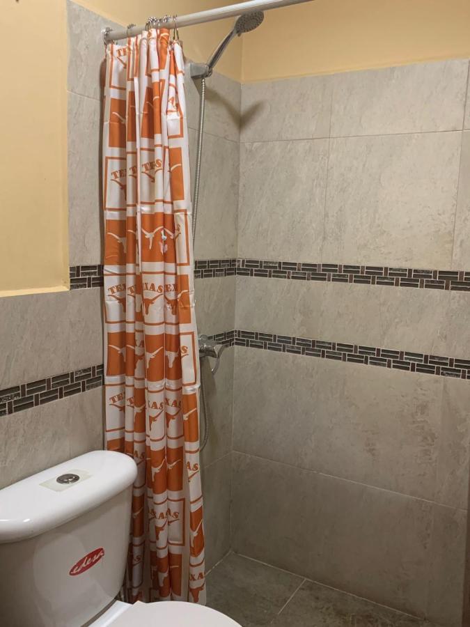 Hostel Santa Canela Cuenca Esterno foto